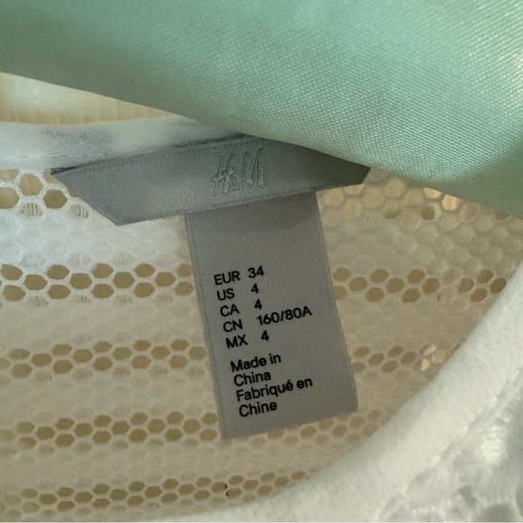 H&M White Peplum Top - Picture 4 of 5